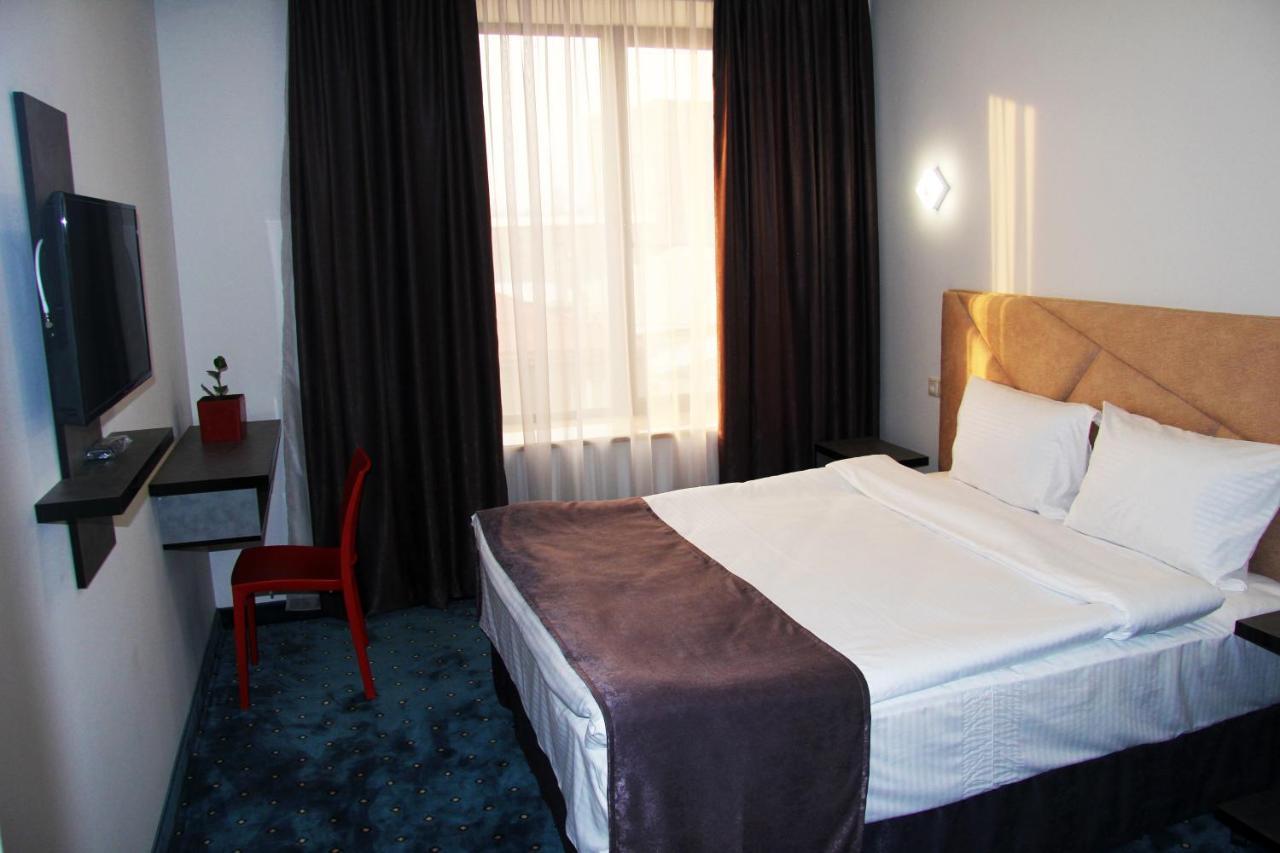 Nice Hotel Ереван Экстерьер фото