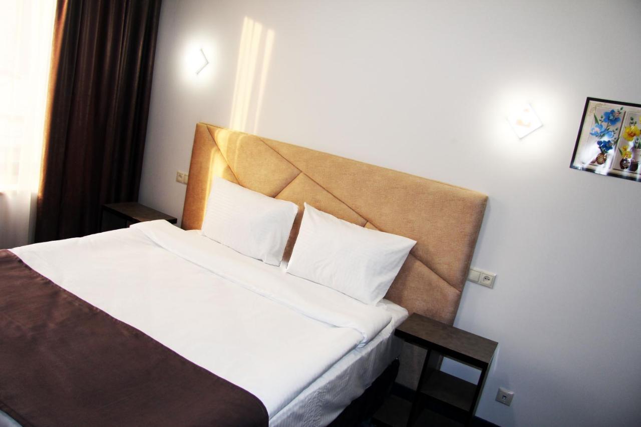 Nice Hotel Ереван Экстерьер фото